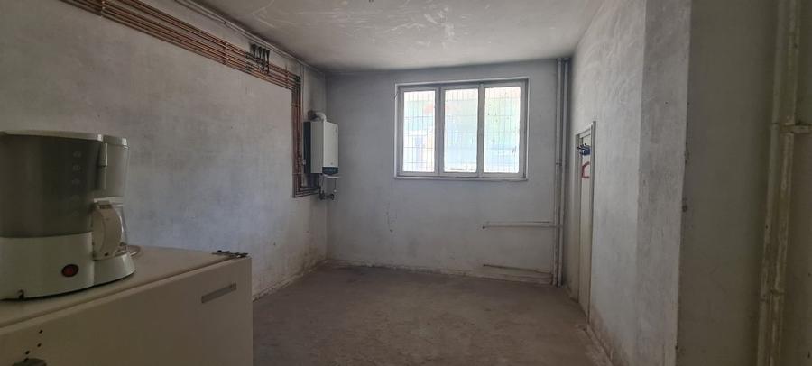 Spațiu comercial, de 285 mp, în Est