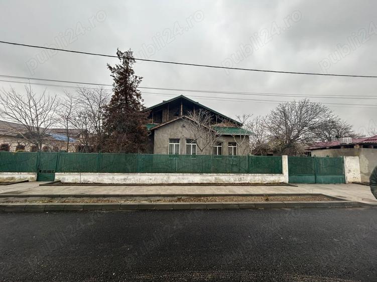 Casă cu 5 camere cu Teren 1717 Mp în Corabia
