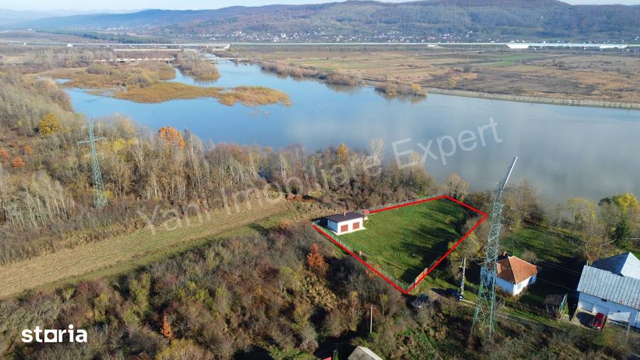 Teren de 1600 mp, în Merișani