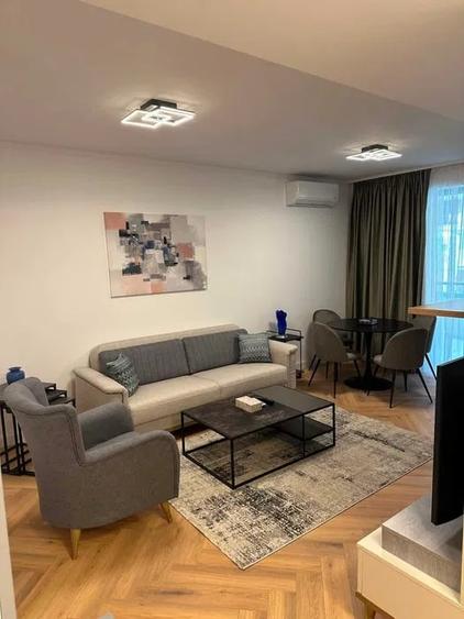 Apartament cu 2 camere semidecomandat, mobilat în Pipera
