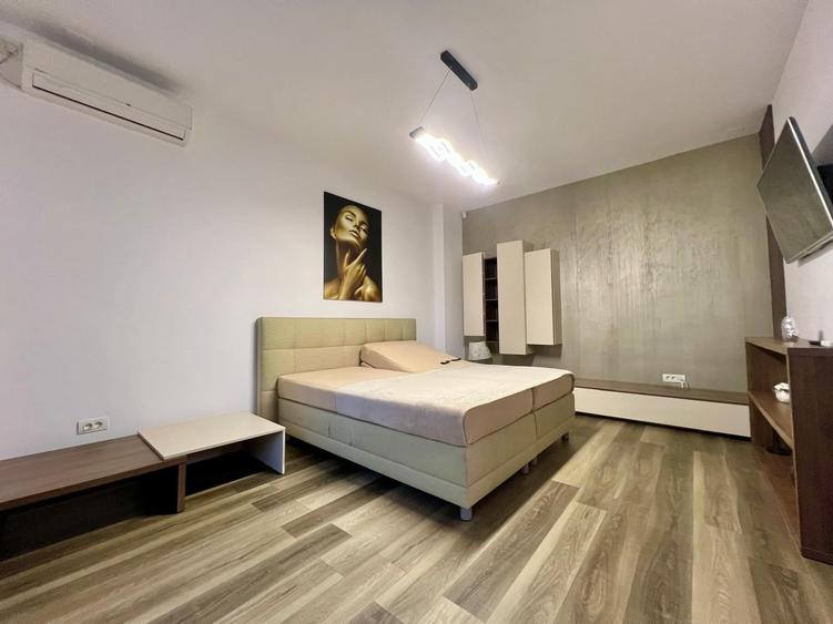 Apartament cu 3 camere decomandat, mobilat în Lipovei