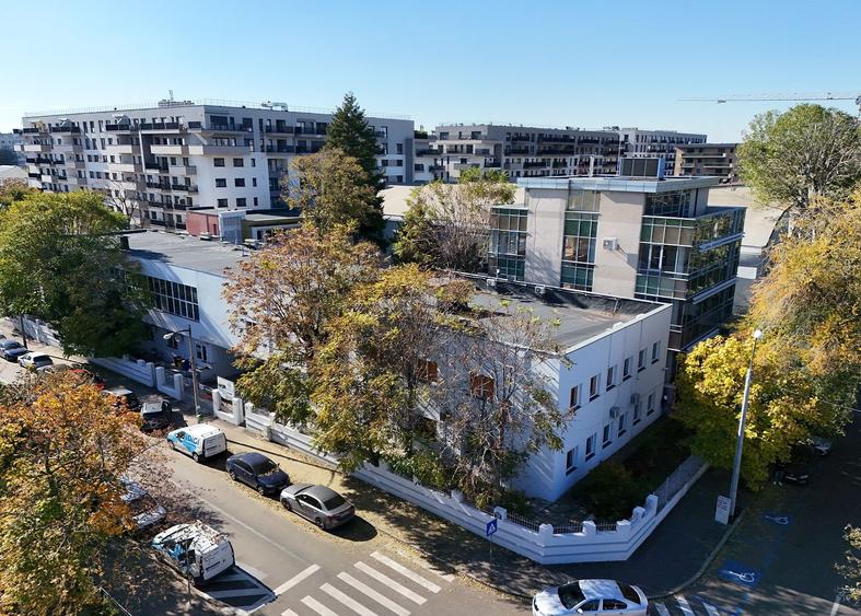 Birou, de 16,000 mp, în Domenii