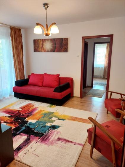 Apartament cu 2 camere semidecomandat în Podu Roș