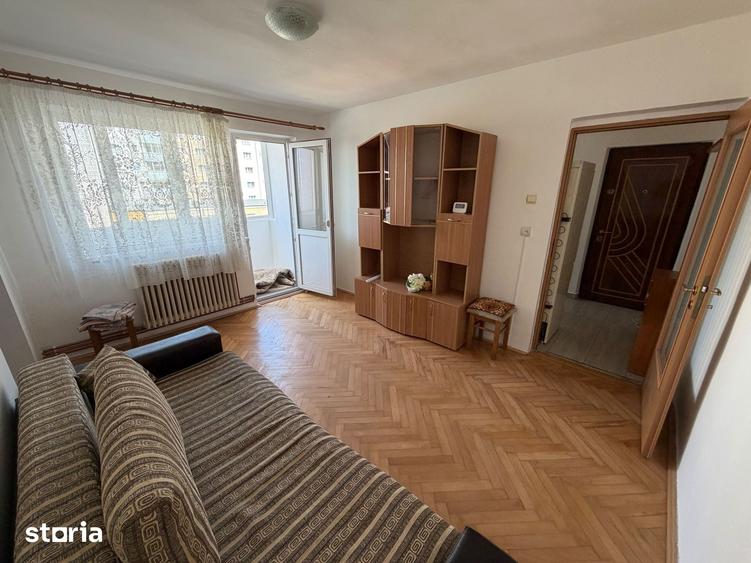 Apartament cu 3 camere în Cetate
