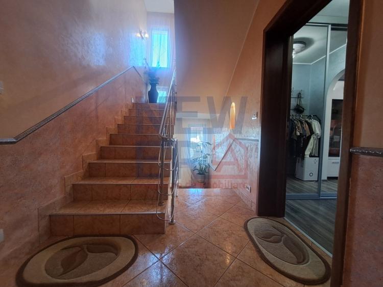Casă individuală cu 7 camere cu Piscina în Popești-Leordeni