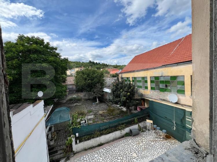 Spațiu comercial, de 900 mp, în Aiud