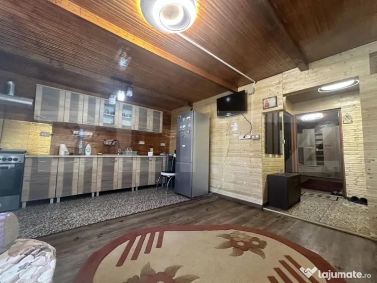 Casă cu 3 camere cu Teren 1400 Mp în Central