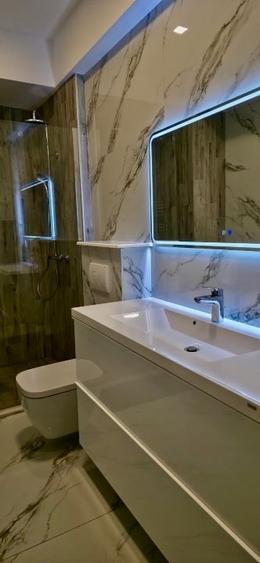 Apartament cu 3 camere decomandat, mobilat în Palazu Mare