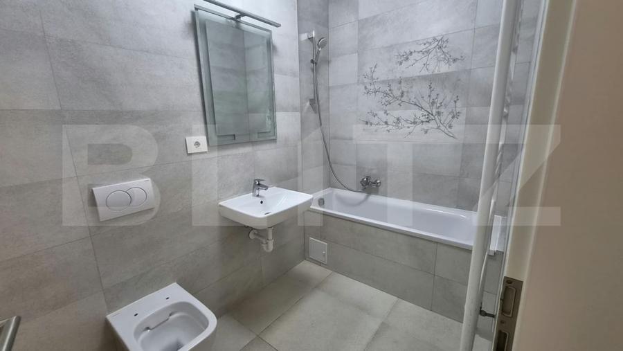 Apartament cu 3 camere decomandat, mobilat în Tractorul