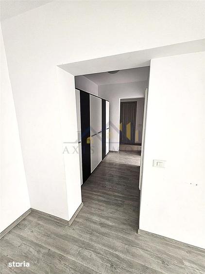 Apartament cu 3 camere semidecomandat în Unirii Sud