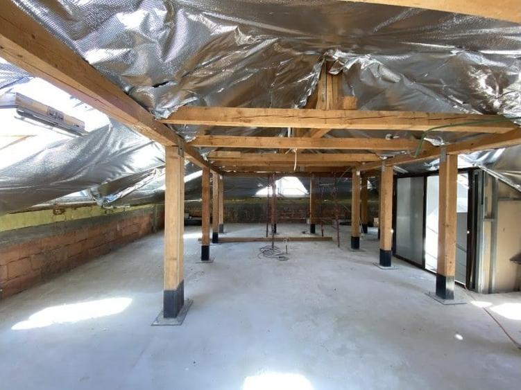 Casă cu 7 camere cu Teren 336 Mp în Nordului