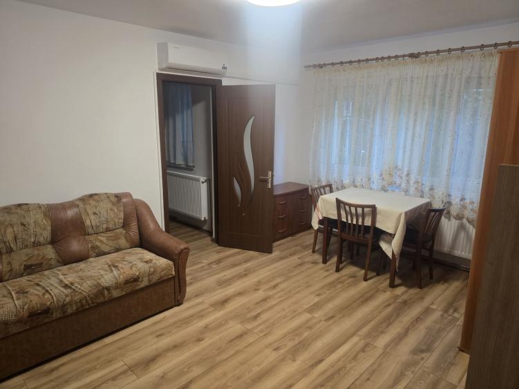 Apartament cu 3 camere semidecomandat în Dara