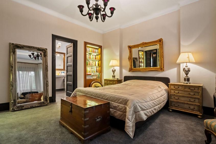 Apartament cu 6 camere decomandat, mobilat în Cotroceni