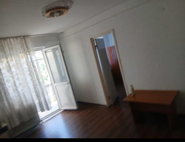 Apartament cu 2 camere semidecomandat în Malu Roșu