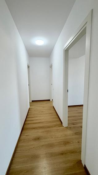 Apartament cu 4 camere semidecomandat în 13 Septembrie