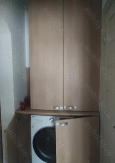 Apartament cu 3 camere semidecomandat, mobilat în Titan