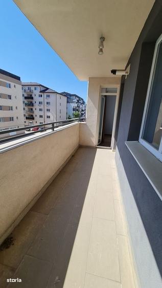 Apartament cu 3 camere decomandat în Metalurgiei
