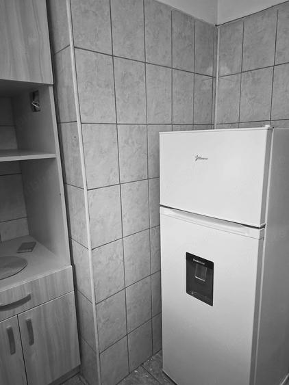 Apartament cu 3 camere semidecomandat în Mihai Bravu