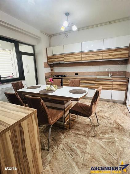 Apartament cu 3 camere, mobilat în Tractorul