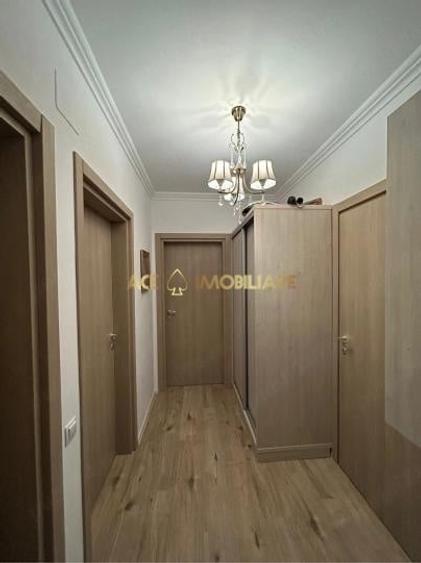 Apartament cu 4 camere decomandat, mobilat în Băneasa