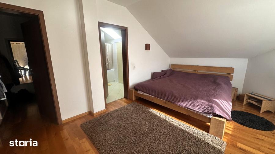 Casă cu 5 camere cu Teren 950 Mp în Șelimbăr