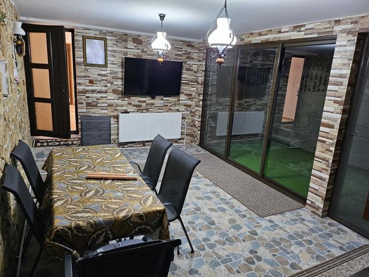 Casă cu 4 camere în Exterior Vest