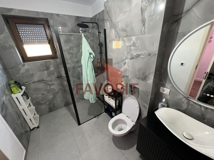 Casă individuală cu 5 camere cu Canalizare în Plopi