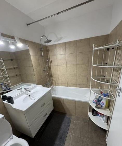Apartament cu 2 camere decomandat, mobilat în Titan