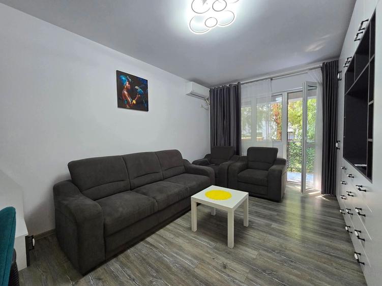 Apartament cu 2 camere decomandat în Dobroești