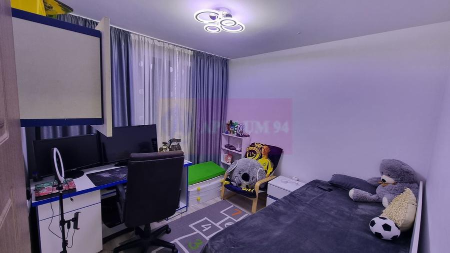 Apartament cu 3 camere decomandat în P-ța Reșița