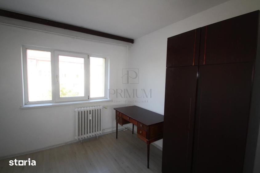 Apartament cu 3 camere decomandat în Girocului — fotografia 2