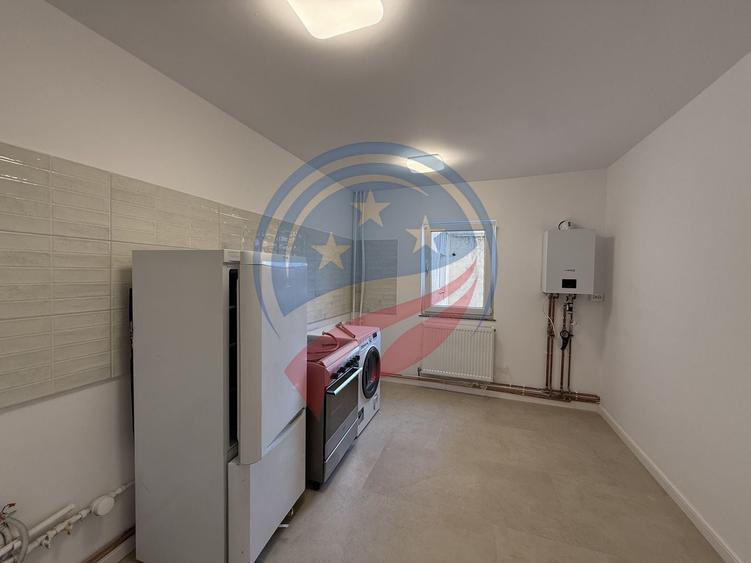 Apartament cu 4 camere decomandat în 1 Mai