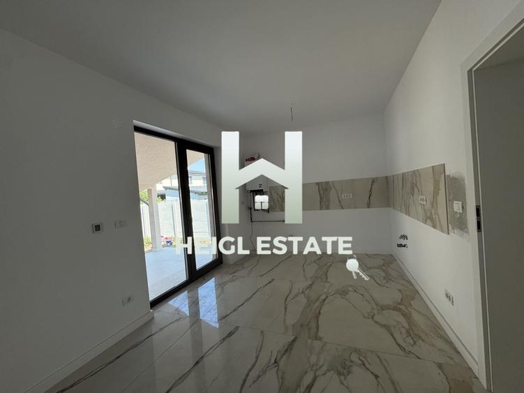 Duplex cu 4 camere cu Canalizare în Chișoda