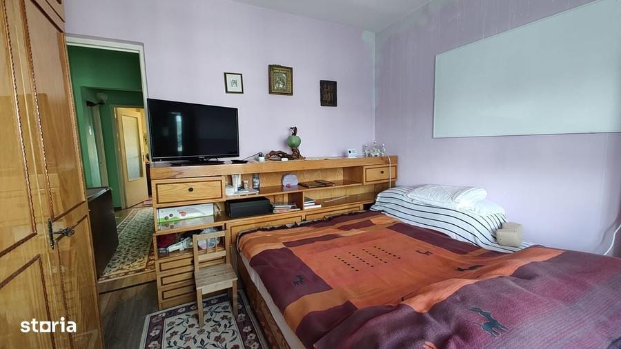 Apartament cu 3 camere semidecomandat în Central