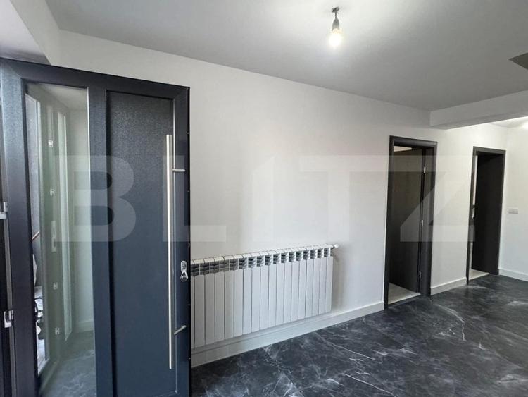 Casă individuală cu 5 camere cu Canalizare în Cârcea
