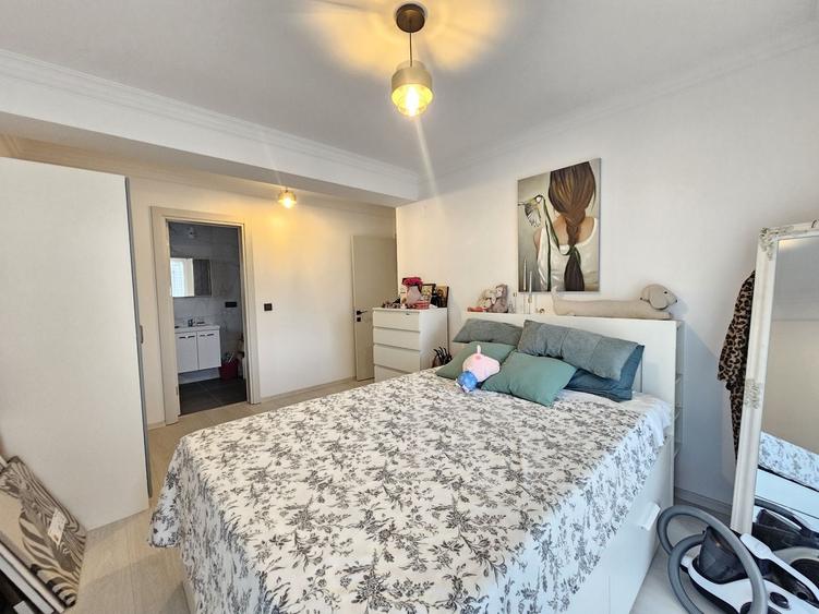 Apartament cu 3 camere semidecomandat în Theodor Pallady