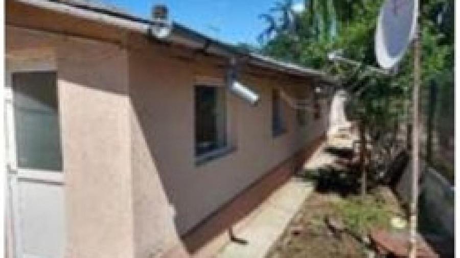 Casă individuală cu 4 camere cu Teren 220 Mp în Central