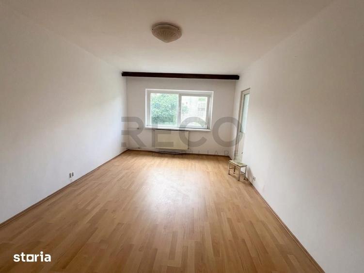 Apartament cu 3 camere decomandat în Decebal
