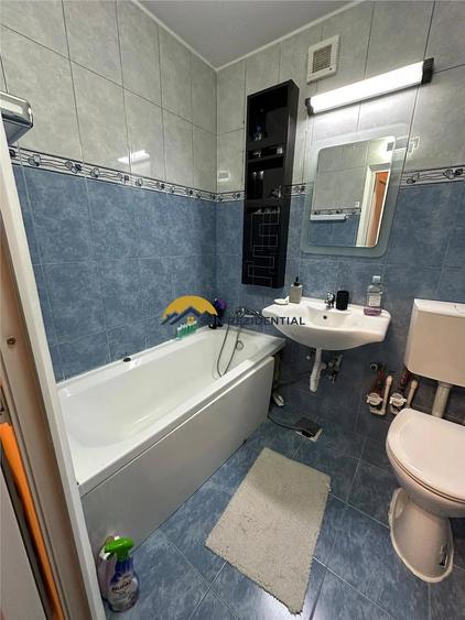 Apartament cu 3 camere decomandat în Berceni