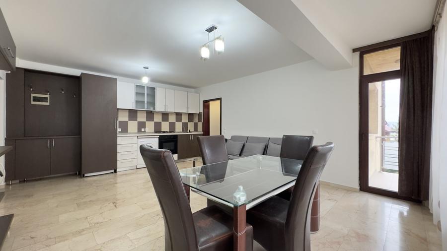 Apartament cu 2 camere semidecomandat, mobilat în Central