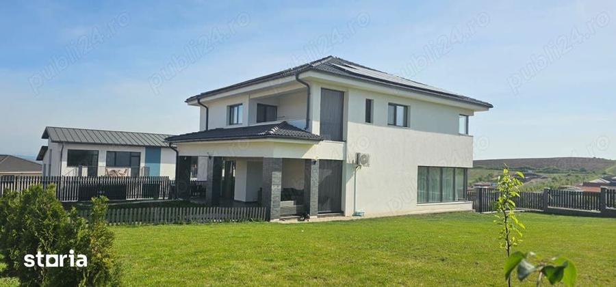 Casă cu 4 camere cu Teren 800 Mp în Dezmir