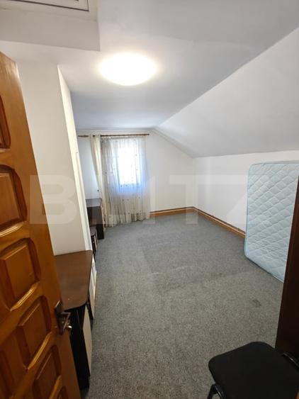 Duplex cu 6 camere cu Canalizare în Exercițiu
