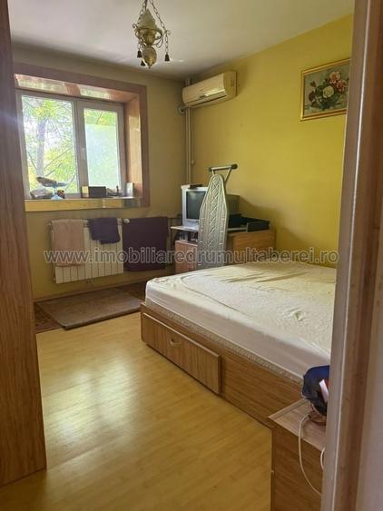 Apartament cu 3 camere semidecomandat în Drumul Taberei