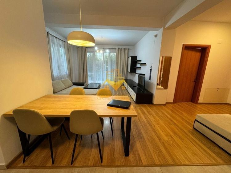 2 camere, Andrei Muresanu,Grand Hotel Italia, Trifoiului - 4
