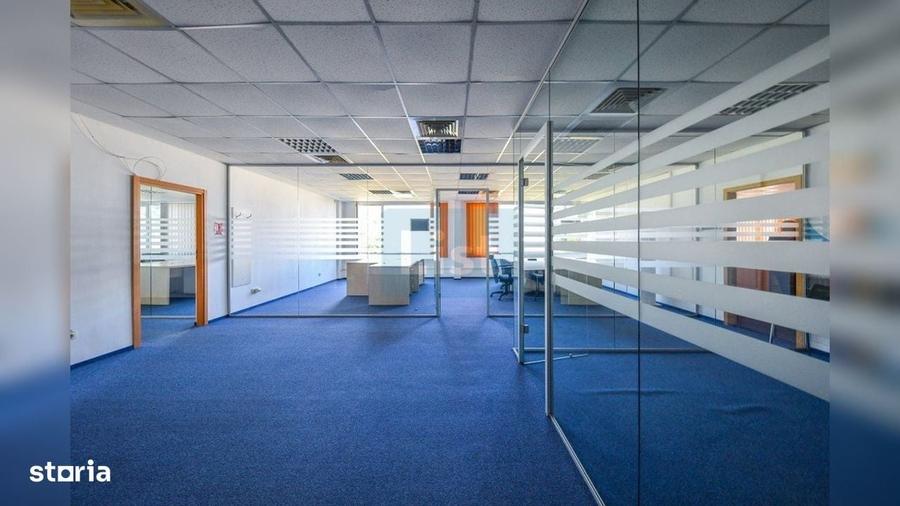 Spațiu comercial, de 400 mp, în Central