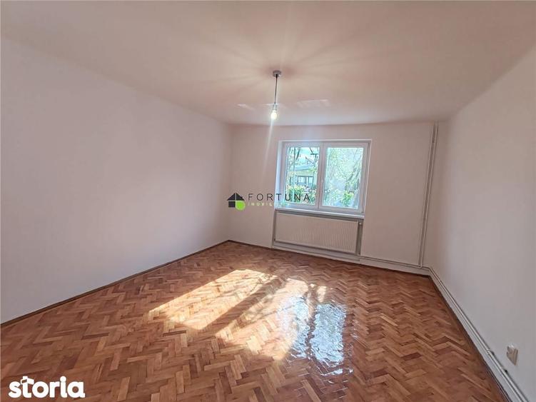 Casa singur in curte - Florilor - 15