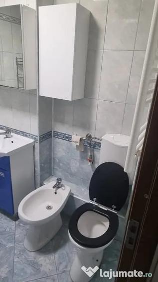 Apartament cu 3 camere decomandat în Vest