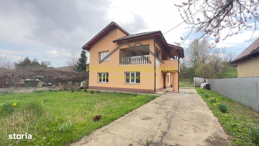 Casă cu 6 camere cu Teren 2500 Mp în Bogdănești