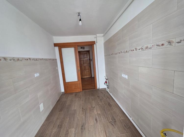Apartament cu 3 camere decomandat în Bălcescu