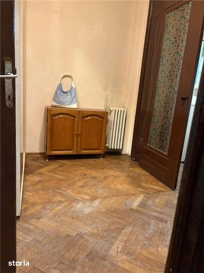 Apartament cu 3 camere decomandat în Victoriei